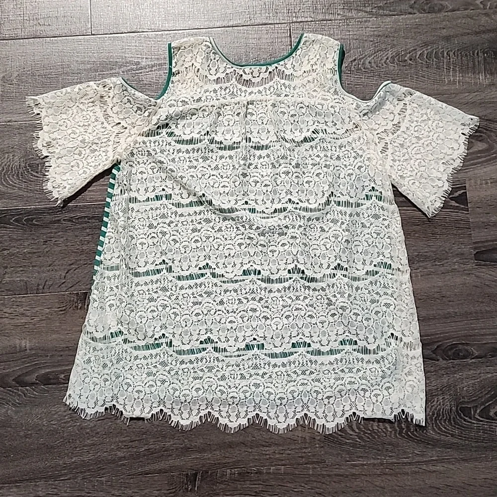 🦇 Bluheaven Striped Cold Shoulder Top 🦇 - Picture 4 of 4